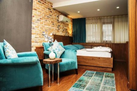 Cube Suites - 24