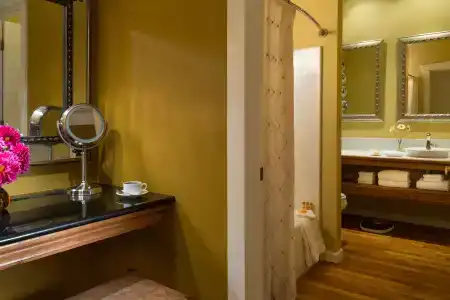 The Inn at Leola Village - 11