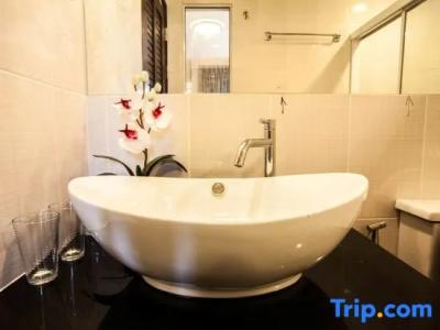 The Aim Sathorn - 81