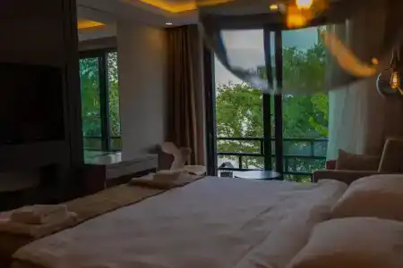 Santana Otel - 212