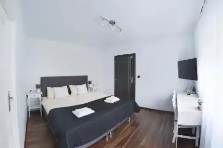 7th Room - 25