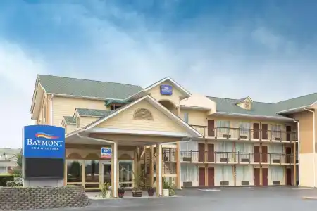 Baymont by Wyndham Pigeon Forge - 18