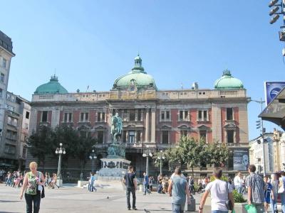 Dominic Smart & Luxury Suites - Republic Square - 11