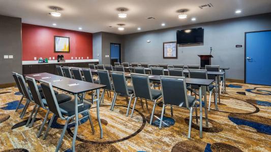 Best Western Plus Airport Inn & Suites - 20