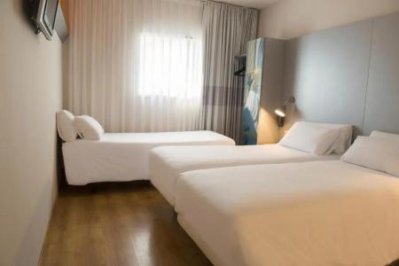 b&b Figueres - 52
