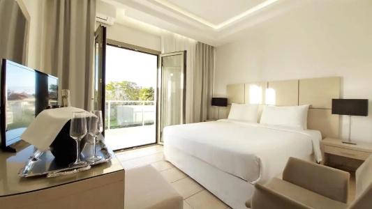Akrogiali Exclusive (Adults Only) - 110
