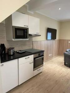 Select Suites & Aparts - 107