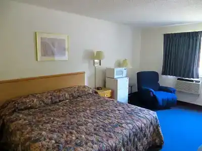 Super 8 by Wyndham - 34