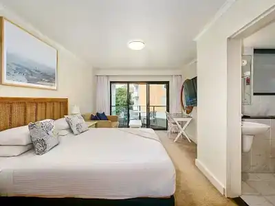 Rydges - 50