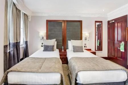 Fitzrovia - 39