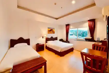 Thongsomboon Club - 11