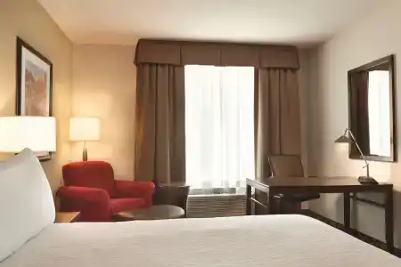 Hilton Garden Inn Boston Logan Airport - 2