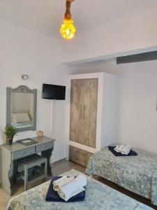 Zoumis Studios - 241