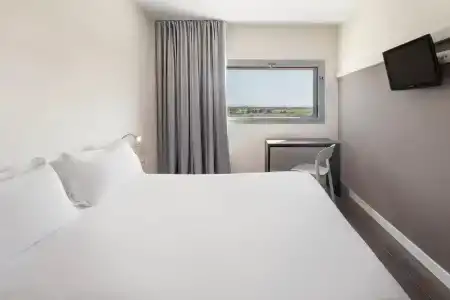 Galleria Sukhumvit 10 Bangkok by Compass Hospitality - 5