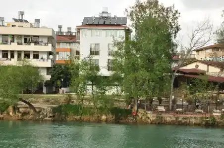 River - 8