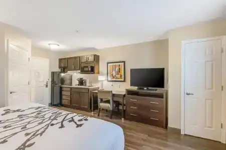 Hawthorn Suites by Wyndham Fort Benning - 41