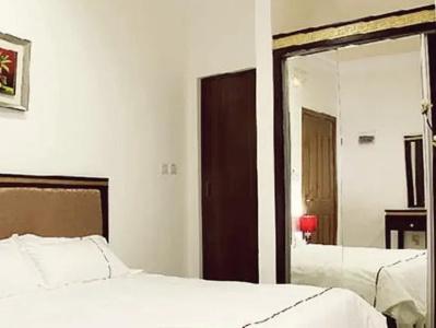 Golden Rose - 4