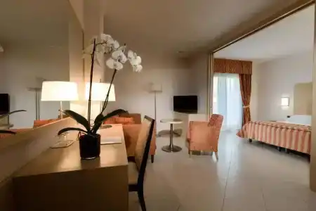 Continental Wellness & Spa - 111