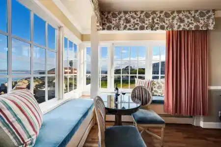 Spindrift Inn - 75