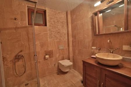 Caravanserai Inn - 96