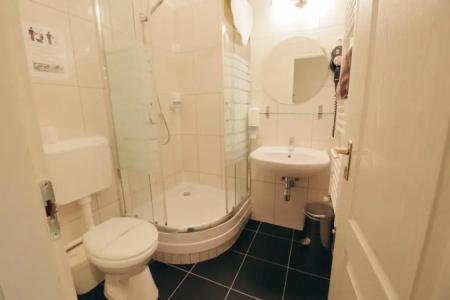 Maverick Hostel & Ensuites - 47