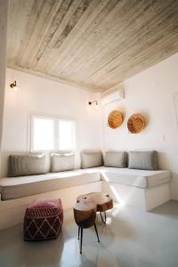Mesanto Luxury Suites - 36