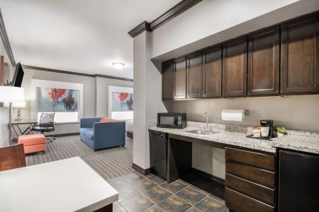 Hawthorn Suites by Wyndham - 26
