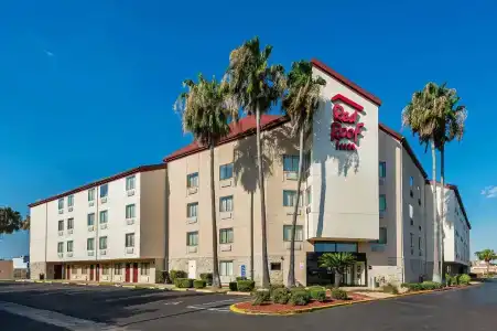 Red Roof Inn - 0