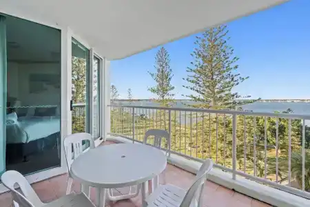 Crystal Bay On The Broadwater - 339