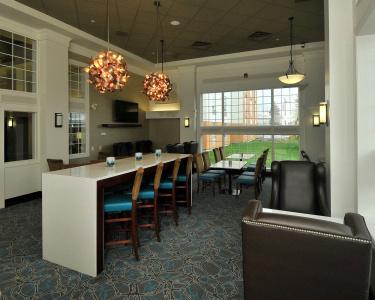 Hampton Inn & Suites by Hilton-Airport - 1