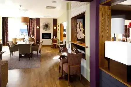 Premier Inn Greenwich - 13