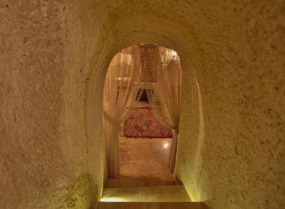Acropolis Cave Suite - 90