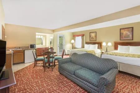 Baymont by Wyndham Pigeon Forge - 41
