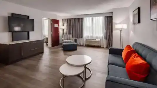 Best Western Premier City Gateway - 77