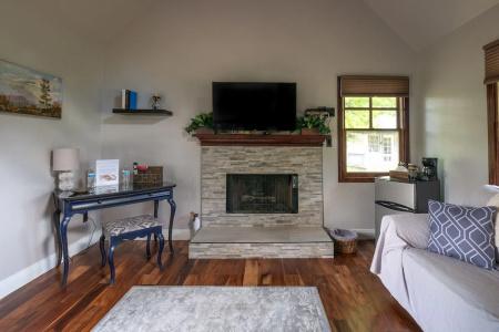 Apple Orchard Inn & Cottages - 57