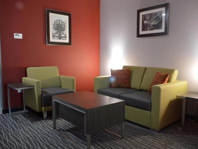 Best Western Plus Airport Inn & Suites - 17