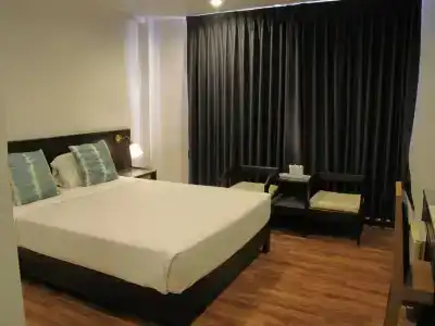 Dusit - 16