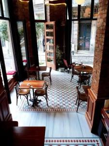Corinne Art & Boutique - 19