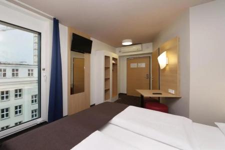 B&B Berlin Alexanderplatz - 4