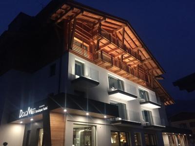 Dolomeet Boutique - 0