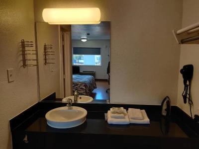 Red Roof Inn Houston - Jersey Village - 31