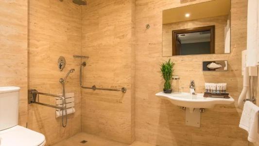 Rosslyn Thracia Sofia - 57