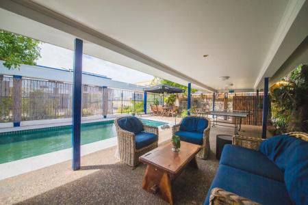 Cosmopolitan & Serviced Apartments - 14