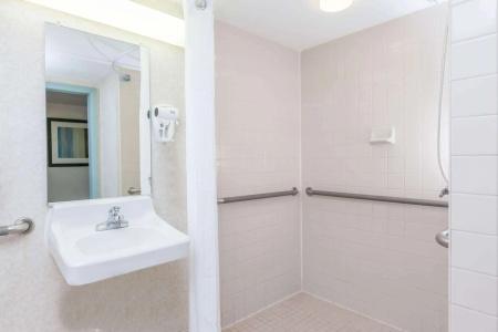 Wyndham Virginia Beach Oceanfront - 7