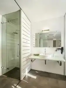 Ansen and Suites - 77