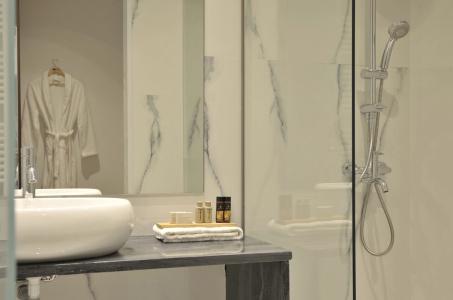 Acropolis Ami Boutique - 20