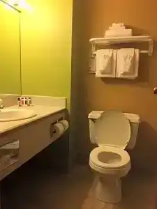 Ramada by Wyndham Portland Airport - 36