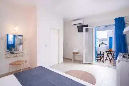 Zoe - 13