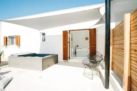 Mesanto Luxury Suites - 61