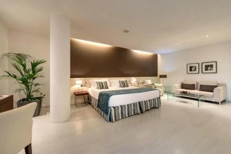 Diagonal Plaza - 58